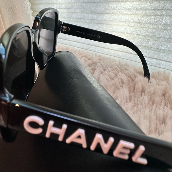 CHANEL BNIB sunglasses. OBO. Authentic. Unworn. No scratches. Original packaging - Picture 4 of 8